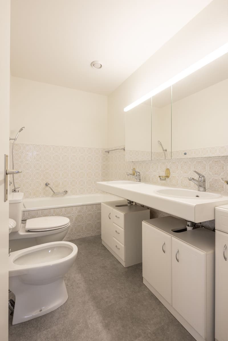 Helle 2.5-Zimmer-Attika-Wohnung im 6. OG mit Balkon und Panoramablick (6)