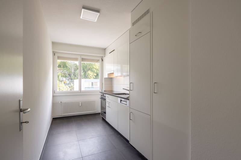 Heimelige 3.5 Z.-Wohnung mit Wintergarten-Balkon (4)