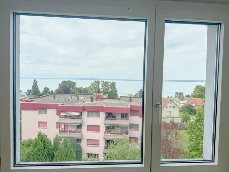 Charmante 4.5-Zimmer-Wohnung mit Balkon und schöner Aussicht in Rorschacherberg (2)