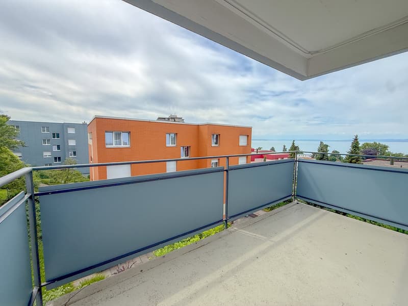 Charmante 4.5-Zimmer-Wohnung mit Balkon und schöner Aussicht in Rorschacherberg (3)