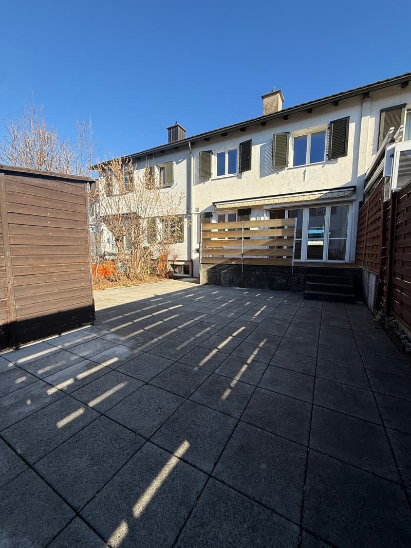 5.5-Zimmer Reiheneinfamilienhaus an guter Lage zu verkaufen. (2)
