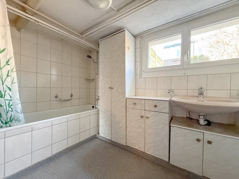 5.5-Zimmer Reiheneinfamilienhaus an guter Lage zu verkaufen. (12)