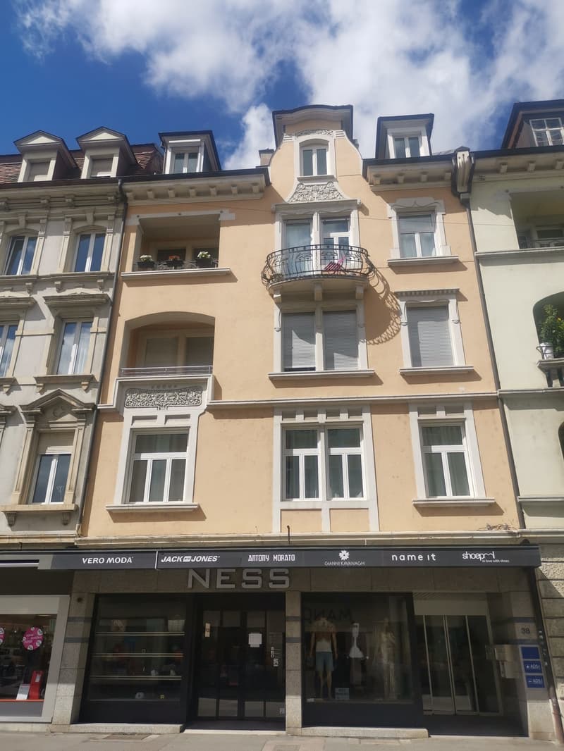 Lokal kommerziell ideal in Delémont gelegen (1)