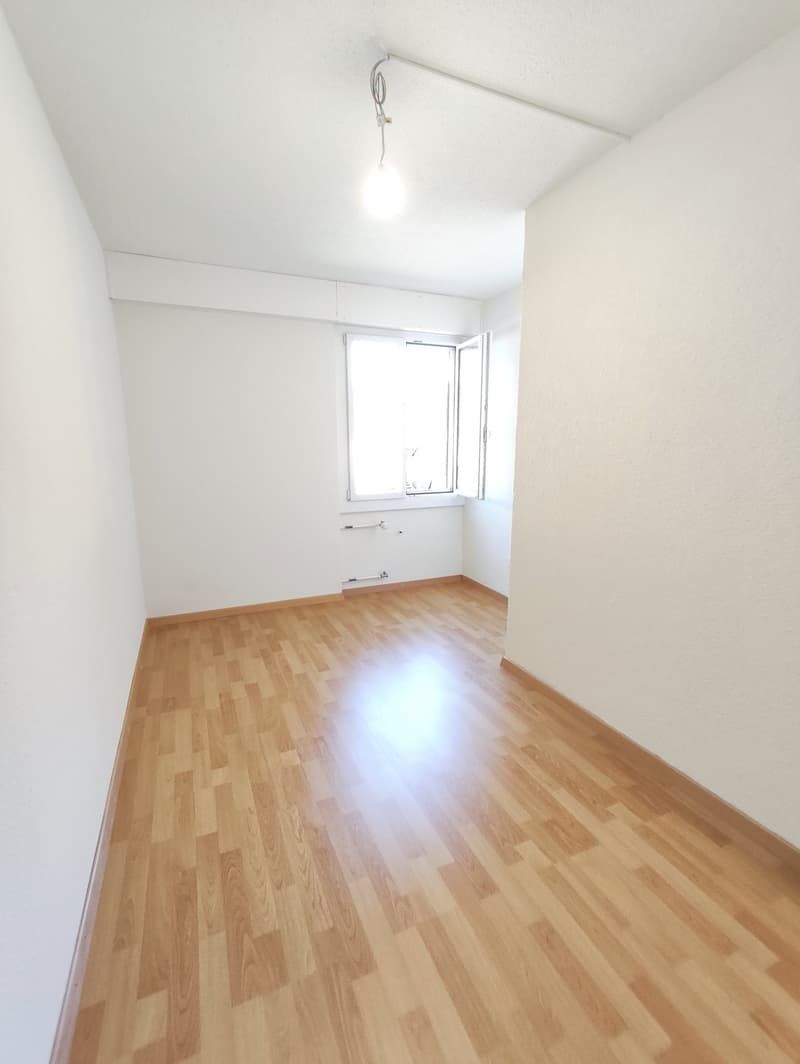 Appartement de 3 pièces rénové récemment avec balcon à Spiez (10)