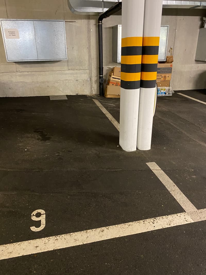 Einstellhallen Parkplatz