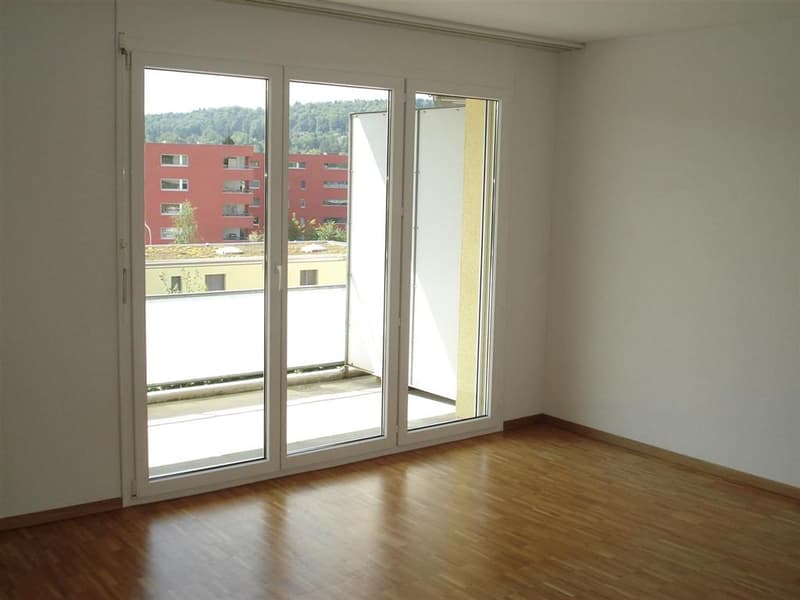 Moderne, helle 3,5 Zimmerwohnung mit grossem Balkon (8)