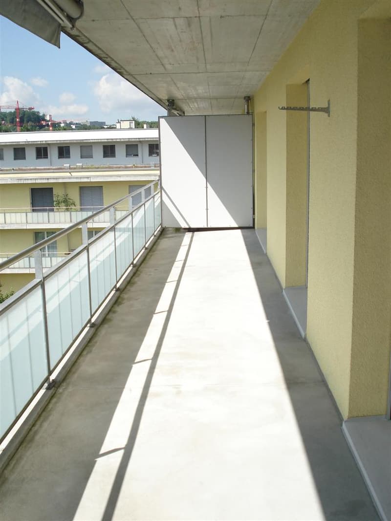 Moderne, helle 3,5 Zimmerwohnung mit grossem Balkon (9)