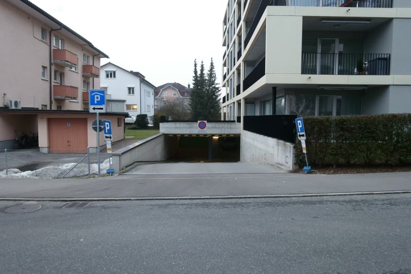 Tiefgaragenparkplatz im Zentrum von Uznach (2)