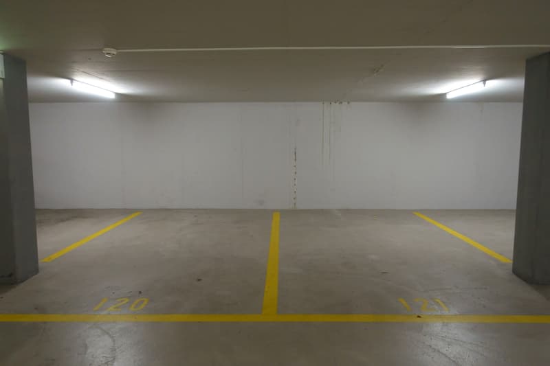 Tiefgaragenparkplatz im Zentrum von Uznach (3)