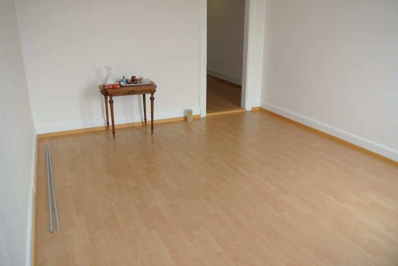 Charmante 2.5-Zimmer-Altbauwohnung im Herzen von Zürich-Altstetten (7)