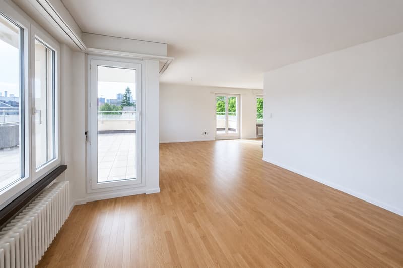 Wohnen wie im Einfamilienhaus - Grosszügige 4.5-Zi.-Attikawohnung mit grosser Terrasse (9)