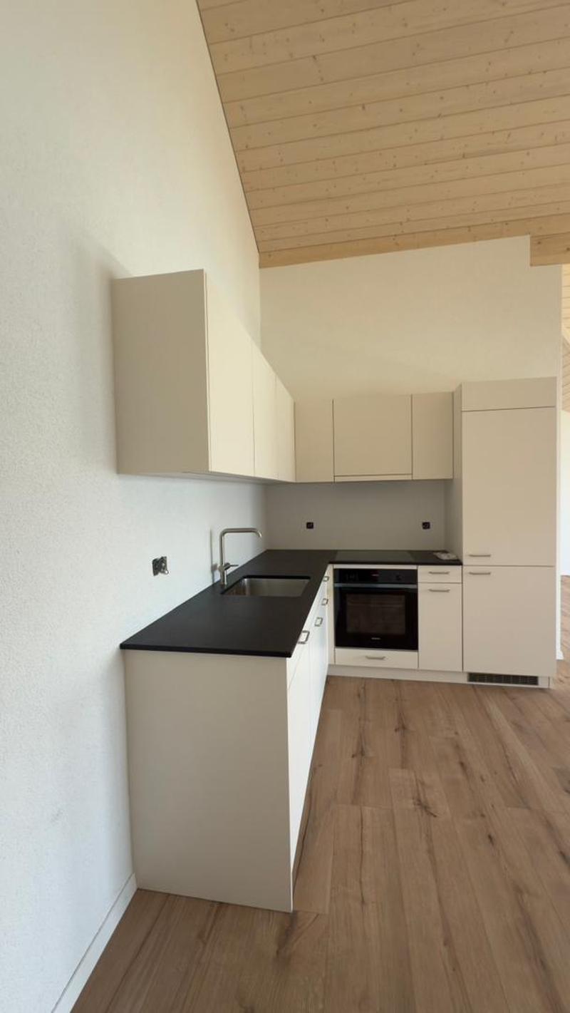 Moderne 4-Zimmer-Wohnung mit Seeblick in Aeschlen ob Gunten (4)