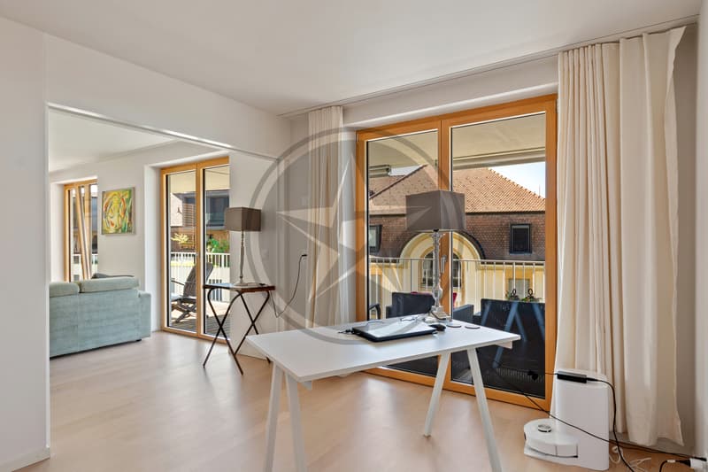 Spacieux appartement traversant de 3,5 pièces avec grand balcon (8)