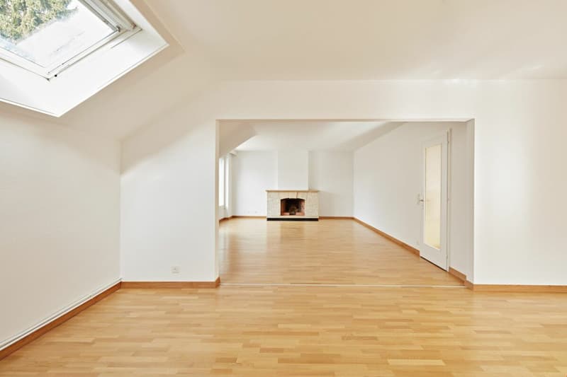 5 1/2-Dachwohnung mit schöner Aussicht und Cheminée (12)