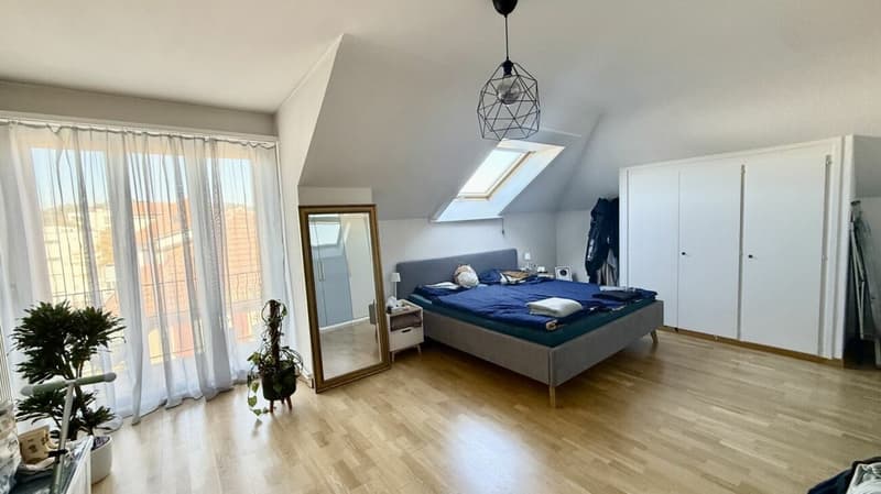 5 1/2-Dachwohnung mit schöner Aussicht und Cheminée (8)