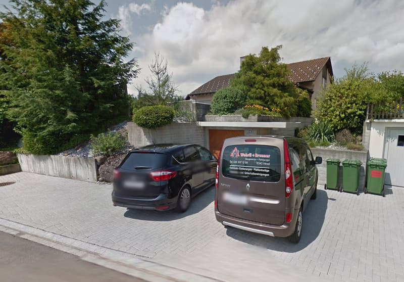 Rüti ZH: Single-family house with swimming pool in Rüti (1)