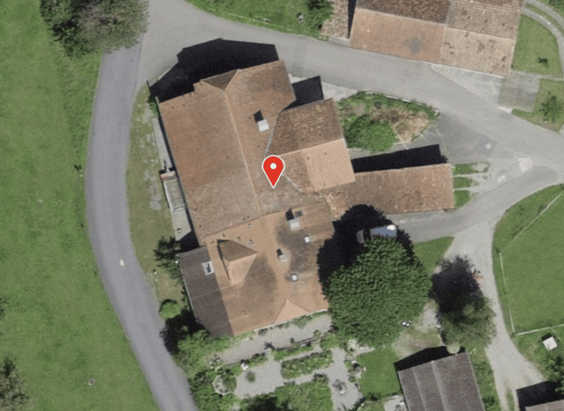 Grosszügiger Bauernhof mit landwirtschaftlichen Anlagen in Uttigen (1)