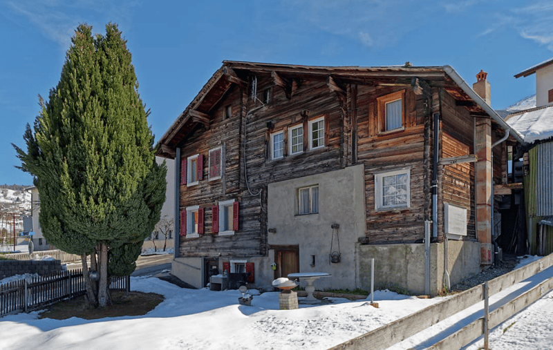 Charmantes 4.5-Zimmer-Einfamilienhaus in Unterbäch (1)