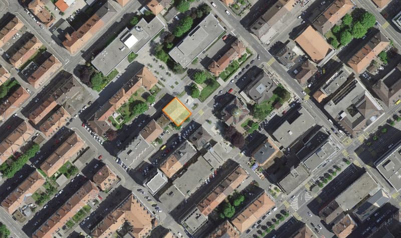 Appartement de cinq chambre et une place de parc (2)