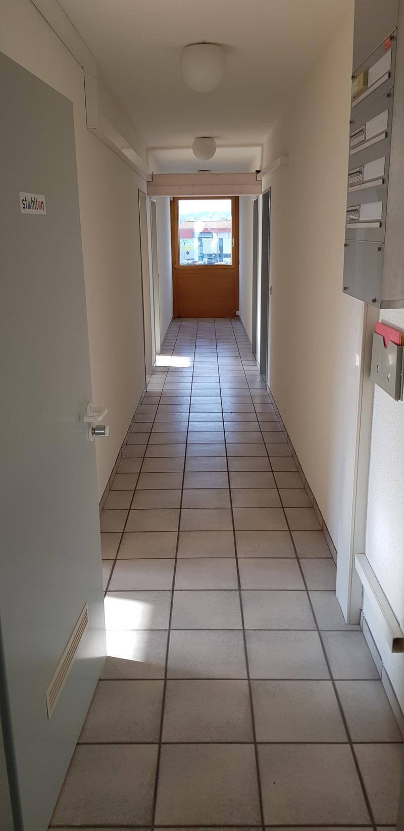 Gang zu den 6 Büros