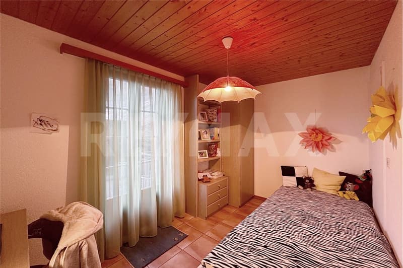 Only a stone's throw from the lake, 3.5-room first-floor apartment with garage (7)