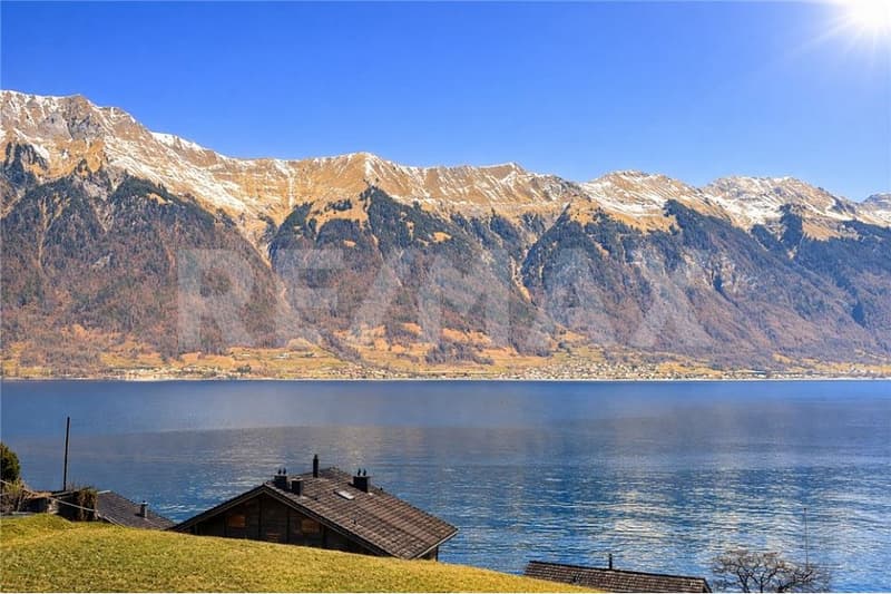 Only a stone's throw from the lake, 3.5-room first-floor apartment with garage (12)