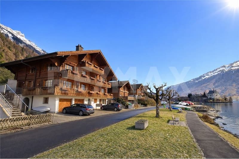 Only a stone's throw from the lake, 3.5-room first-floor apartment with garage (10)