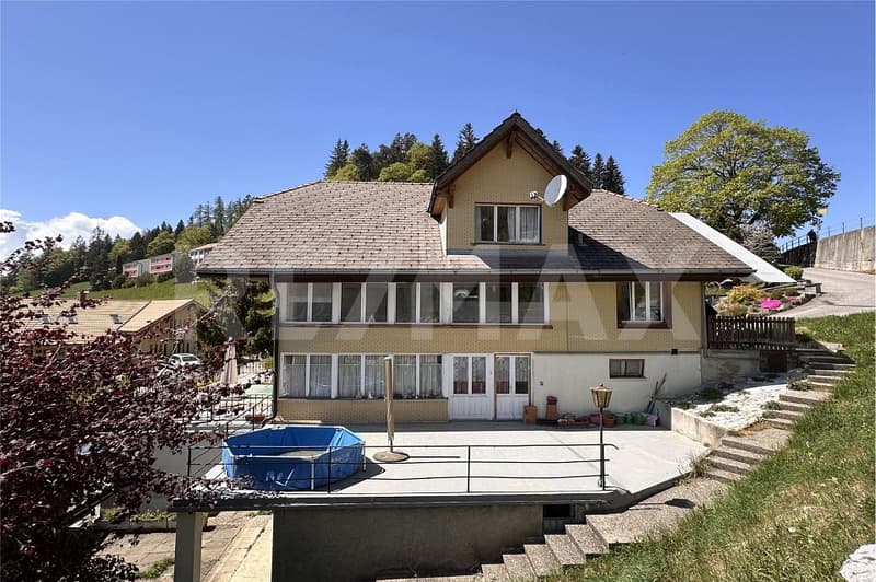 4-family house in a quiet, sunny location with a far-reaching view - rental property (4)