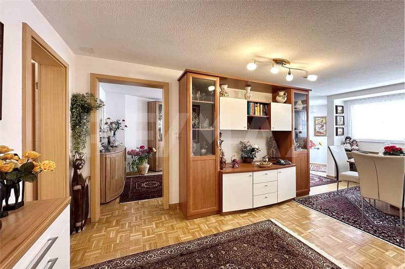 Chez soi au-dessus des toits - appartement spacieux 2,5 pièces avec balcon et vue sur les montagnes (4)