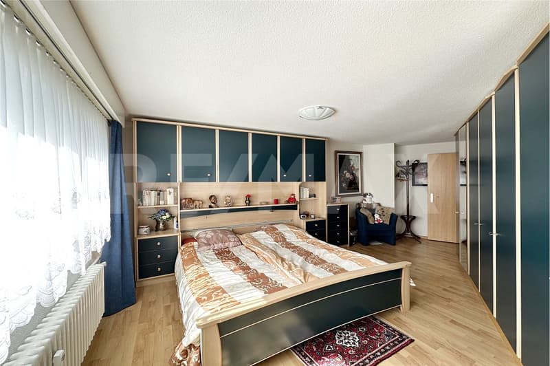 Chez soi au-dessus des toits - appartement spacieux 2,5 pièces avec balcon et vue sur les montagnes (8)