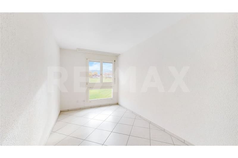Light, far-reaching views, and living comfort - attractive 4.5-room attic apartment (5)