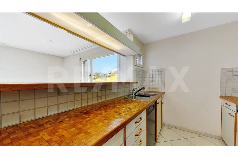 Light, far-reaching views, and living comfort - attractive 4.5-room attic apartment (6)
