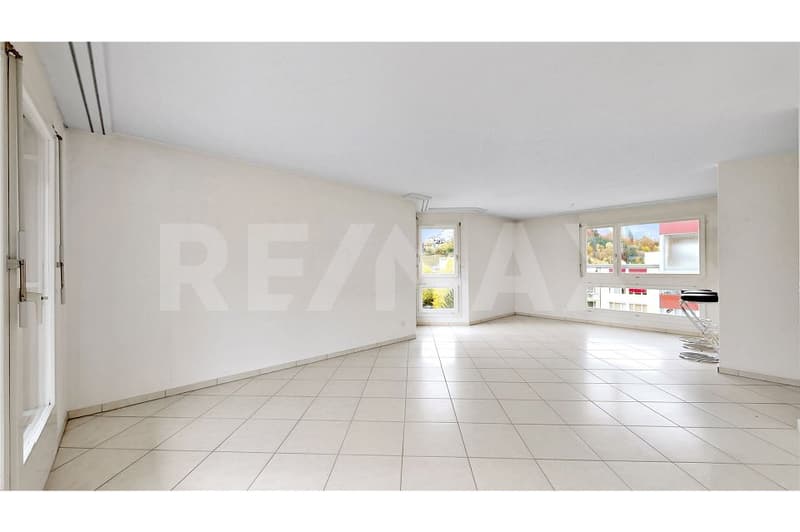 Light, far-reaching views, and living comfort - attractive 4.5-room attic apartment (3)