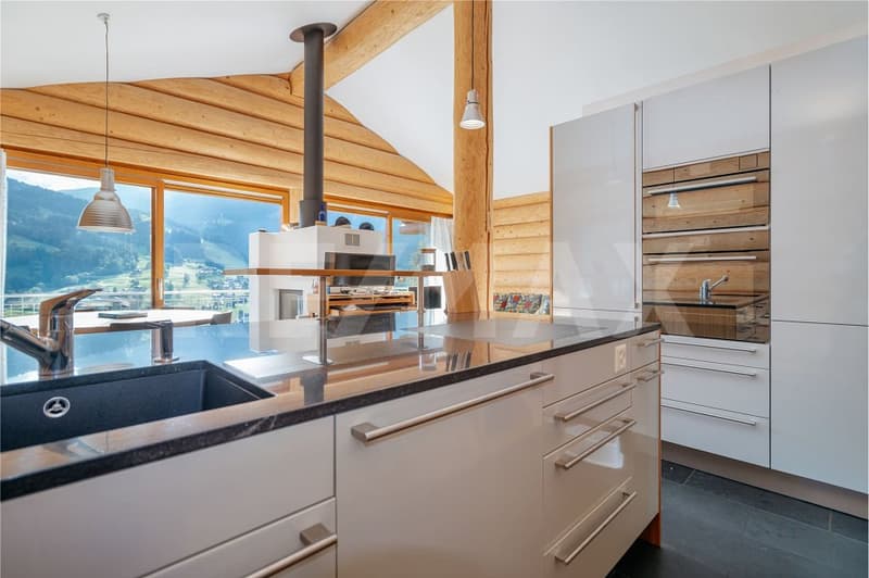 Alpencharme aus Rundholz - Wohnen mit Weitblick an der Lenk (7)