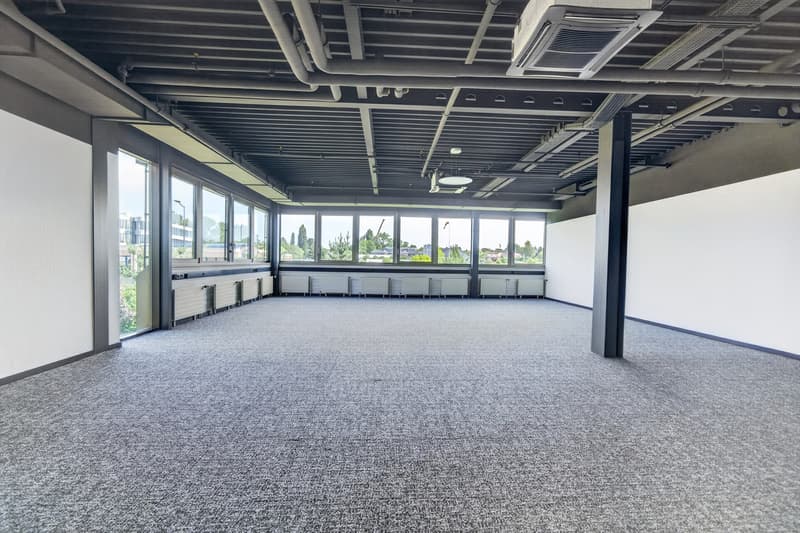 Uffici ristrutturati di 100m2 in affitto a Saint-Sulpice (4)
