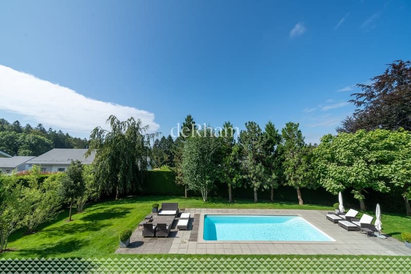 Villa di architetto con piscina vicino a Losanna (12)