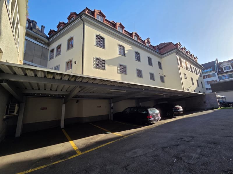 Covered outdoor parking space in the St. Gallen city center (1)