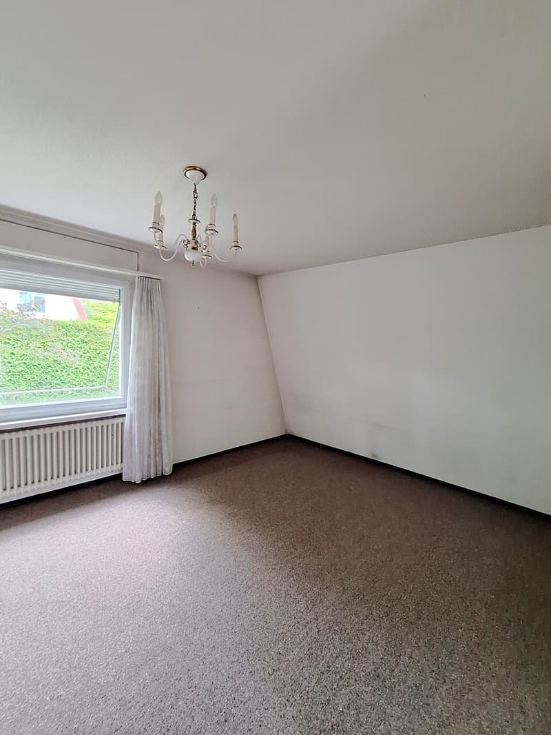 Freistehendes 5.5-Zimmer-Einfamilienhaus mit idyllischem Garten (4)