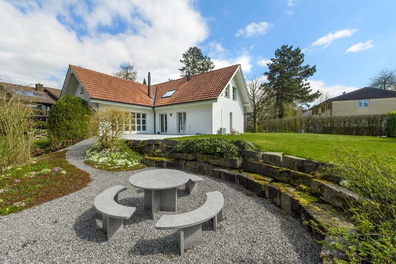 Charming single-family house in a quiet location in Urtenen-Schönbühl (1)