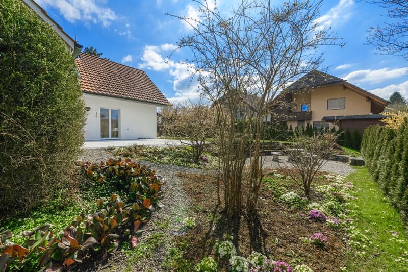 Charming single-family house in a quiet location in Urtenen-Schönbühl (32)