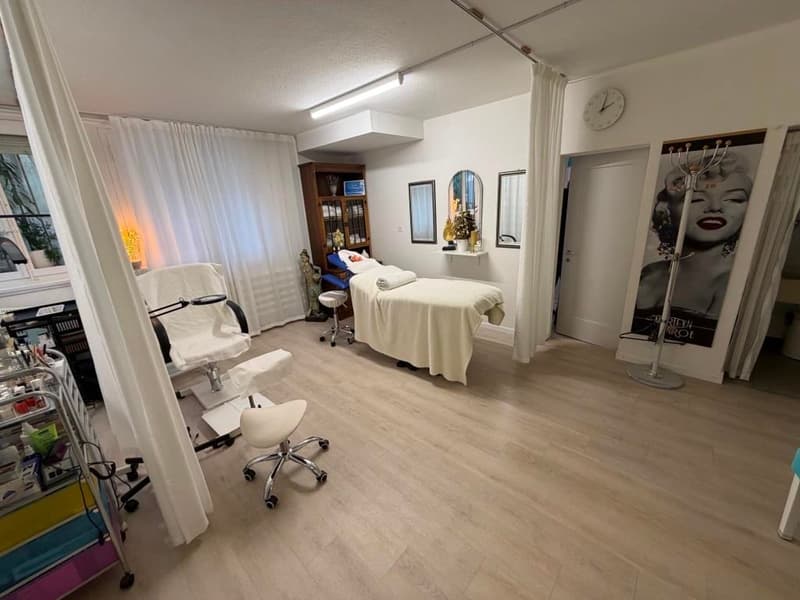 Wohn- und Geschäftshaus im Baurecht (10)
