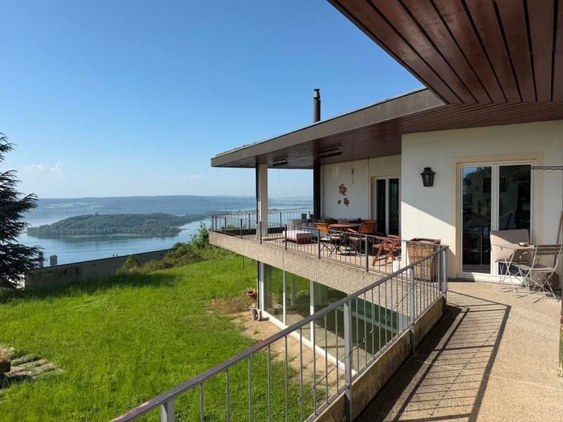 Multi-family house (3 apartments) in a dream location - with great potential (2)