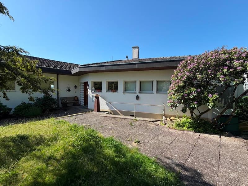 Multi-family house (3 apartments) in a dream location - with great potential (3)