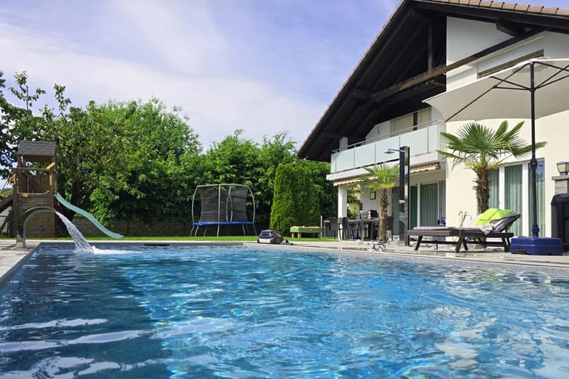 Modernes Einfamilienhaus mit grossem Garten und Pool an ruhiger, dennoch top erschlossener Lage (21)