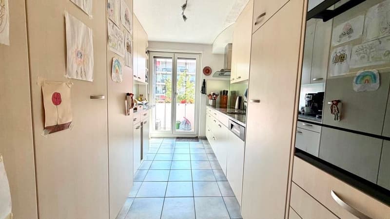4.5-Zimmer-Wohnung mit Balkon und Garage in Köniz (2)
