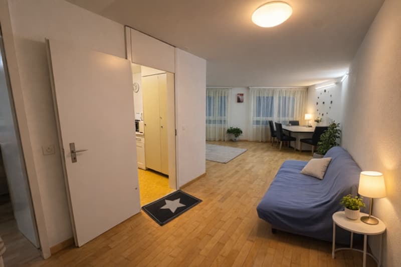 Attraktive 3.5-Zimmer-Wohnung mit Balkon im Holenacker-Quartier (3)