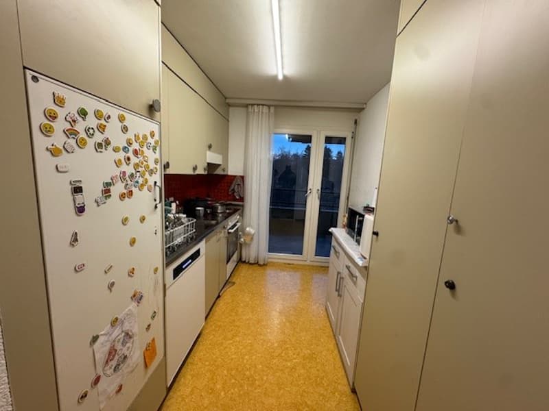 Attraktive 3.5-Zimmer-Wohnung mit Balkon im Holenacker-Quartier (2)