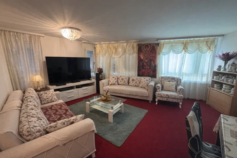 Charmante 3.5-Zimmer-Wohnung mit Balkon im Holenacker-Quartier (4)