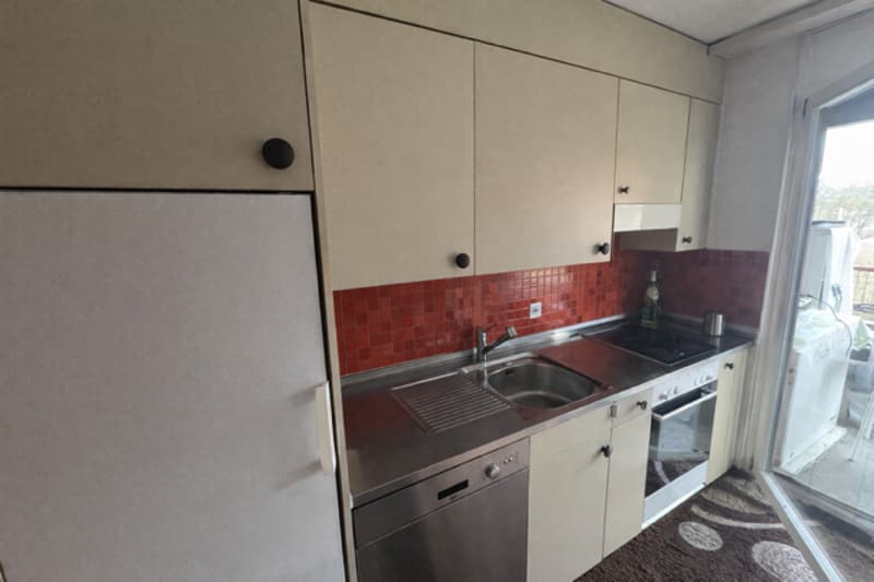 Charmante 3.5-Zimmer-Wohnung mit Balkon im Holenacker-Quartier (2)