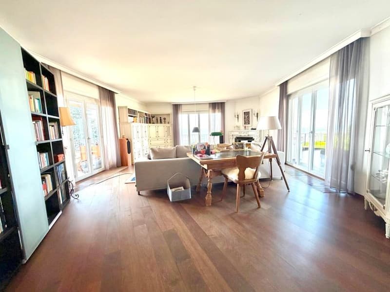 Charmante 4.5-Zimmer-Wohnung mit traumhaftem Seeblick (4)